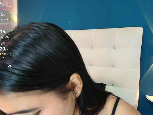 MiiaaCarter webcam