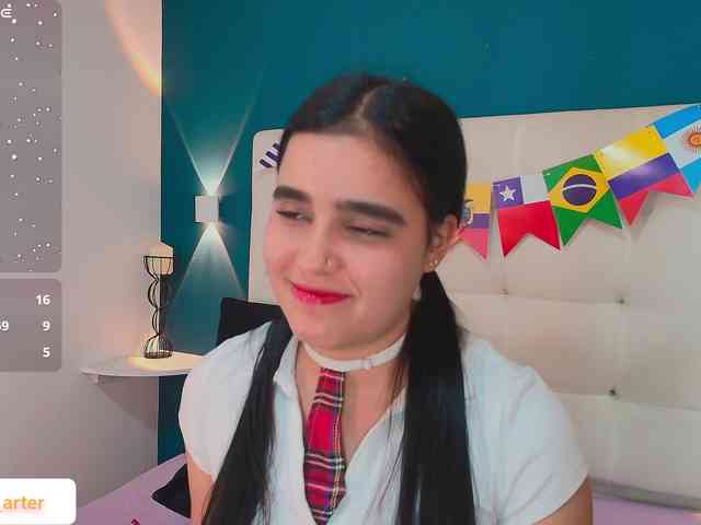 MiiaaCarter webcam