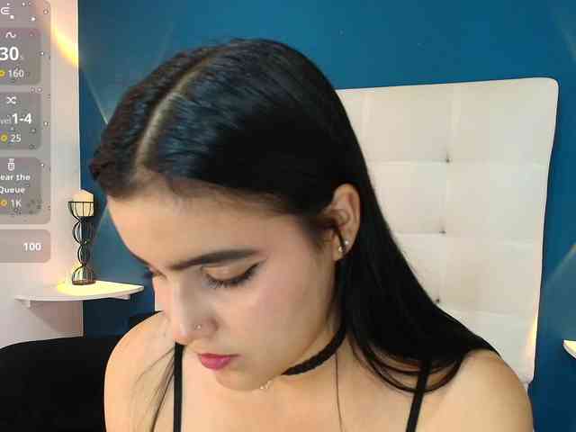 MiiaaCarter webcam