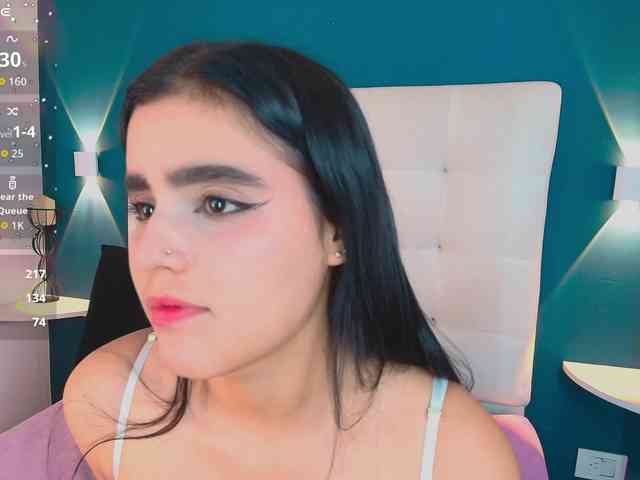 MiiaaCarter webcam