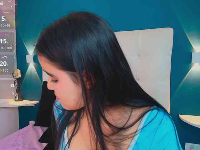 MiiaaCarter webcam