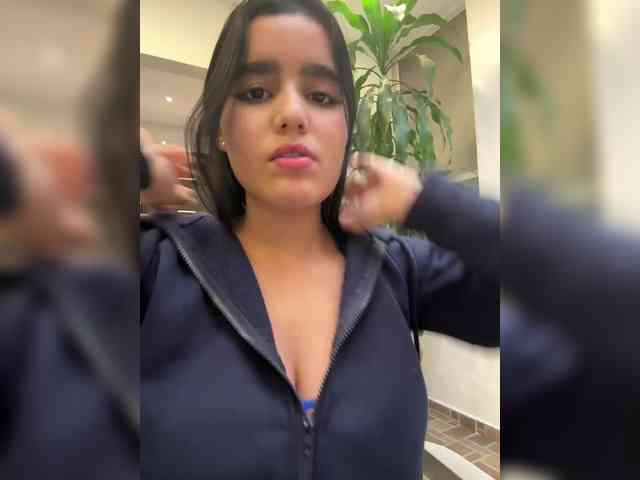 MiiaaCarter