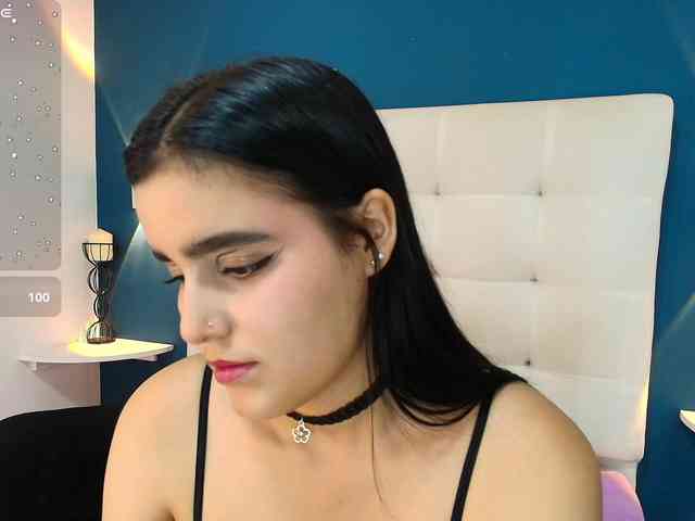 MiiaaCarter webcam