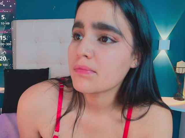 MiiaaCarter webcam