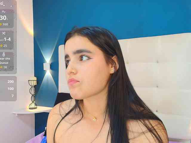 MiiaaCarter webcam