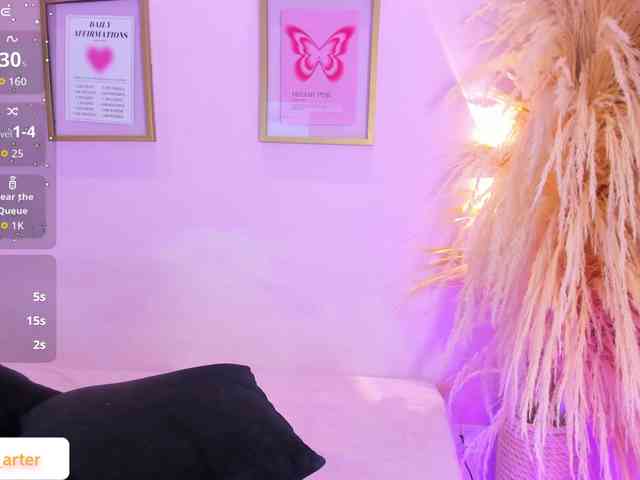 MiiaaCarter webcam
