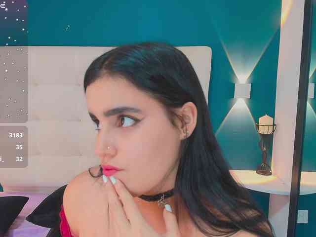 MiiaaCarter webcam