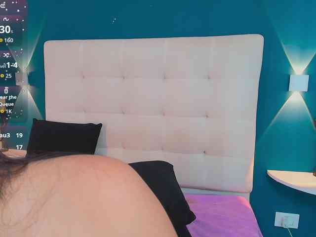MiiaaCarter webcam