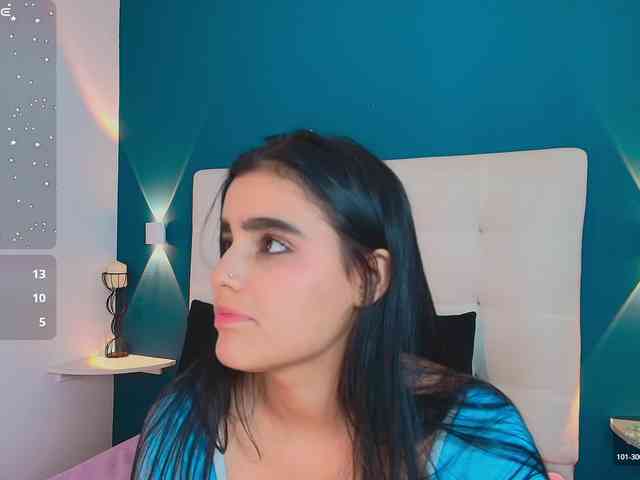 MiiaaCarter webcam