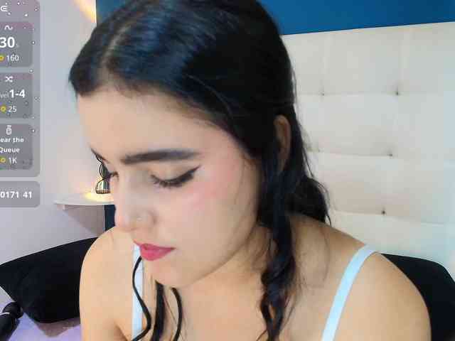 MiiaaCarter webcam