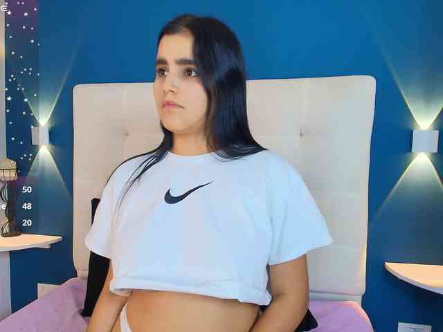 MiiaaCarter