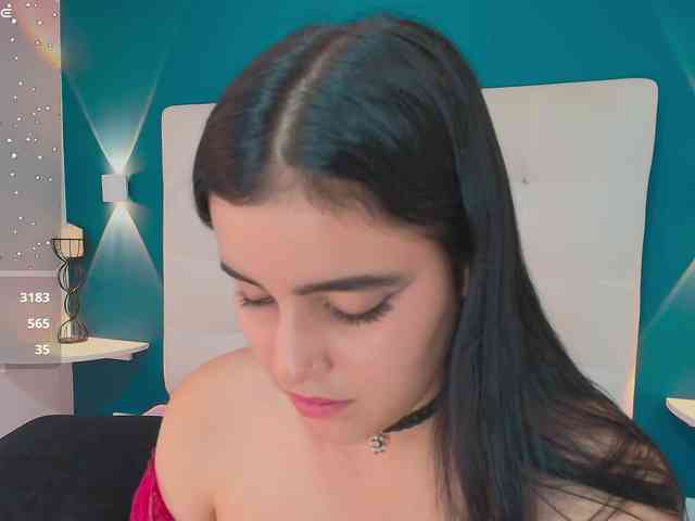 MiiaaCarter webcam