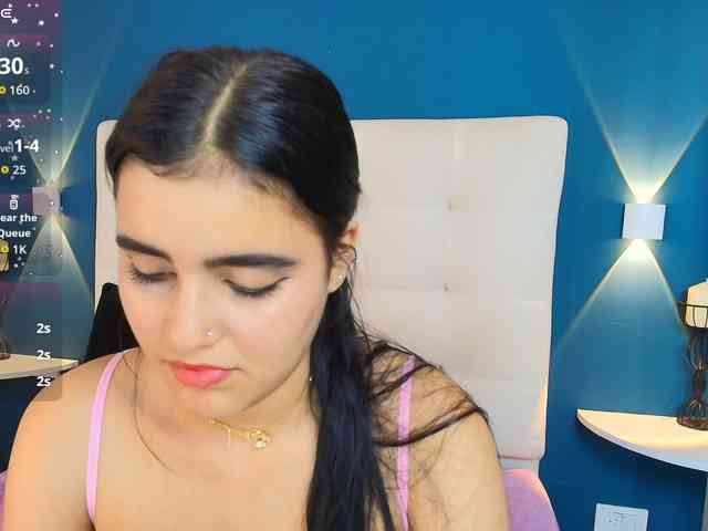 MiiaaCarter webcam