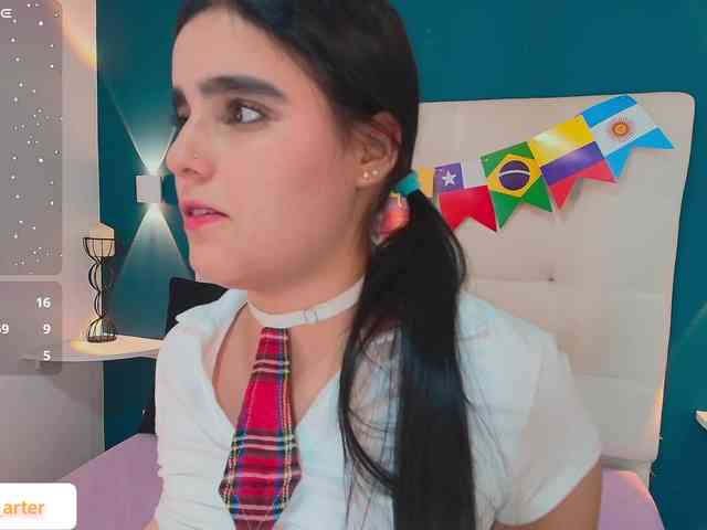 MiiaaCarter webcam