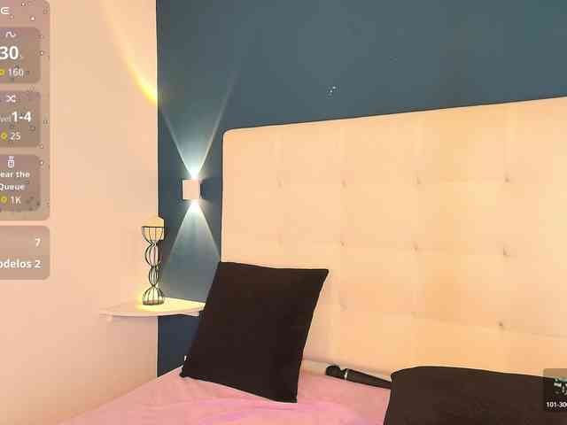 MiiaaCarter webcam
