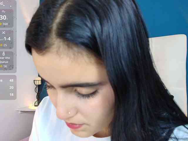 MiiaaCarter webcam