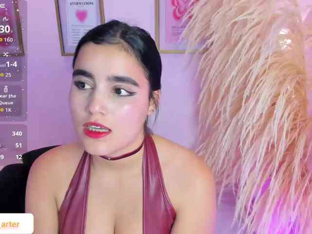MiiaaCarter webcam