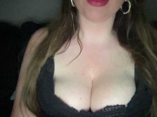 Djelina940 live cam on BongaCams