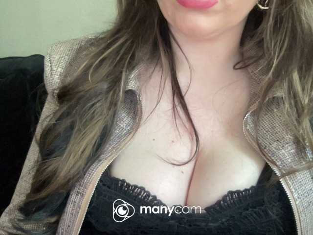 Djelina940 live cam on BongaCams