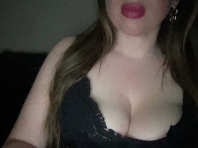 Djelina940 live cam on BongaCams