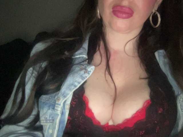 Djelina940 live cam on BongaCams