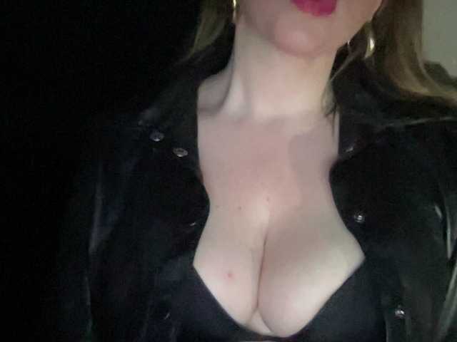 Djelina940 live cam on BongaCams