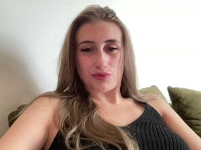 Walkiria19 live cam on BongaCams