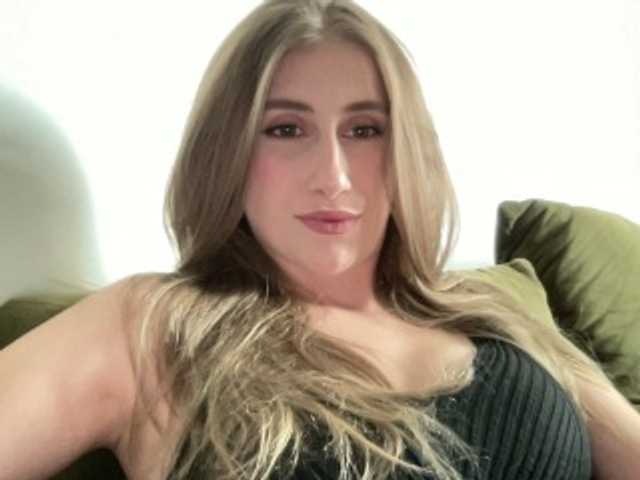 Walkiria19 live webcam show