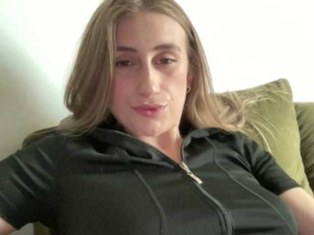 Walkiria19 live cam on BongaCams