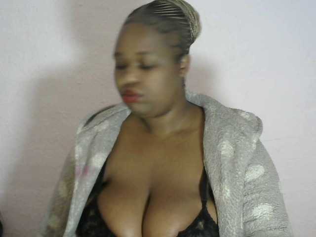 SEXYBOOBS22D