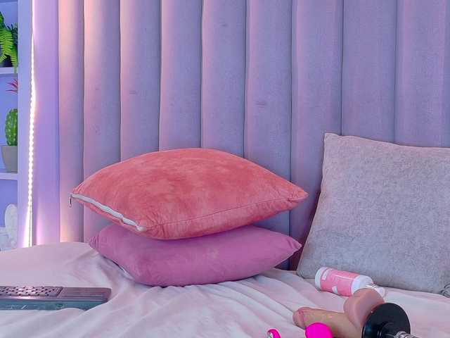 Mia-Anderson's BongaCams show and profile