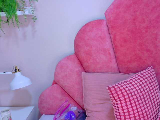 Mia-Anderson Live Cam and Statistics on UnifiedCams