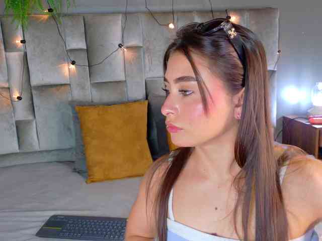Mia-Anderson webcam