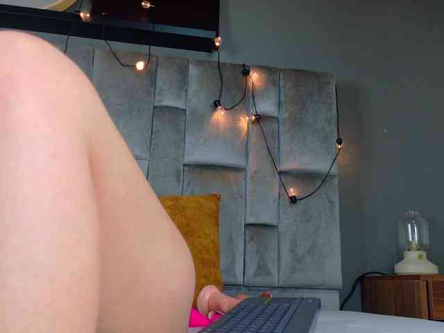 Mia-Anderson webcam