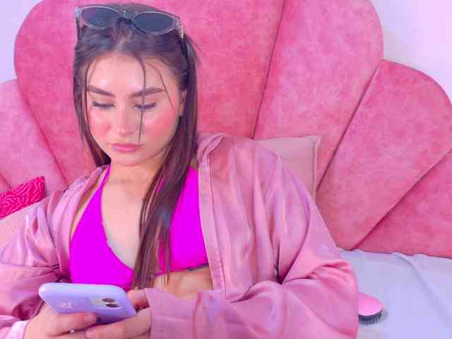 Mia-Anderson webcam