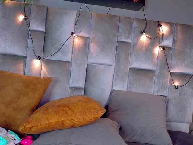 Mia-Anderson webcam