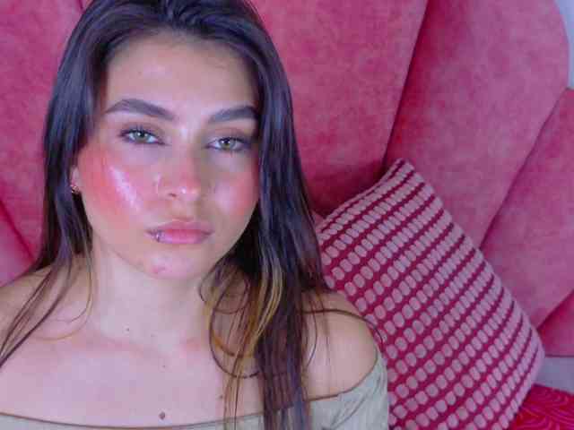 Mia-Anderson webcam