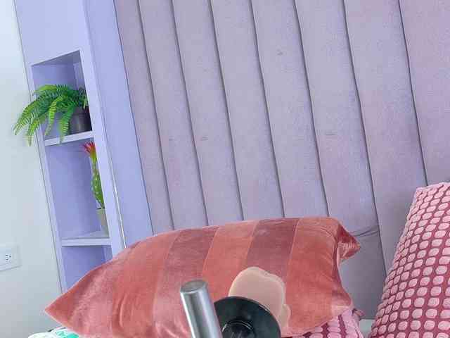 Mia-Anderson webcam