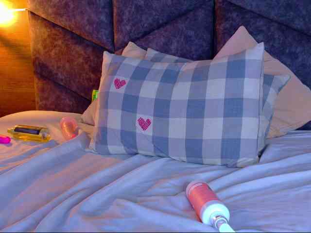 Mia-Anderson webcam