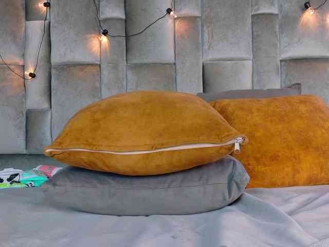 Mia-Anderson webcam