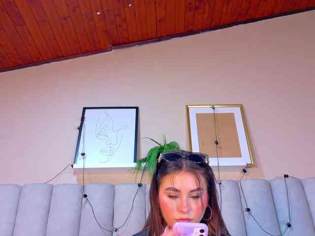 Модель: Mia-Anderson