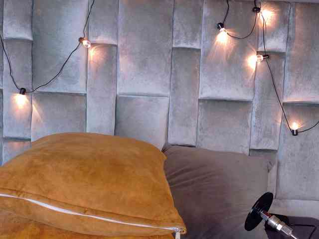 Mia-Anderson webcam