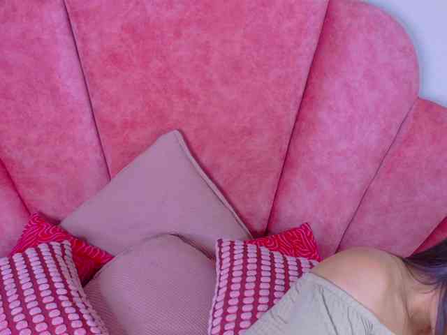 Mia-Anderson webcam