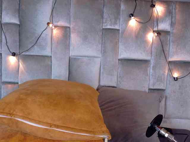 Mia-Anderson webcam