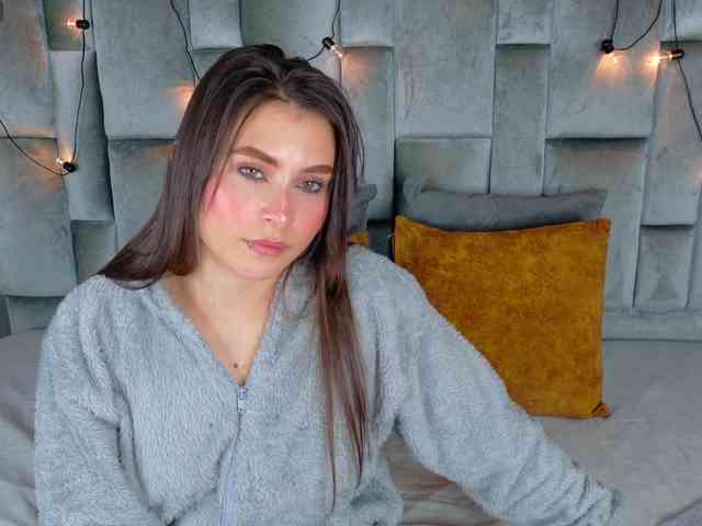 Mia-Anderson webcam