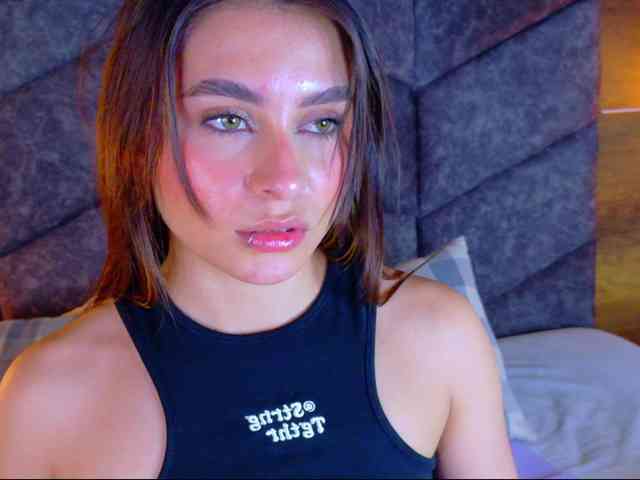Mia-Anderson webcam