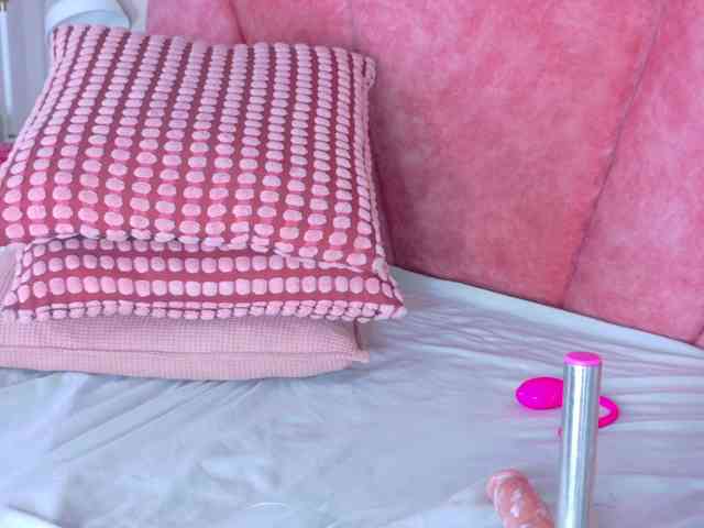 Mia-Anderson webcam