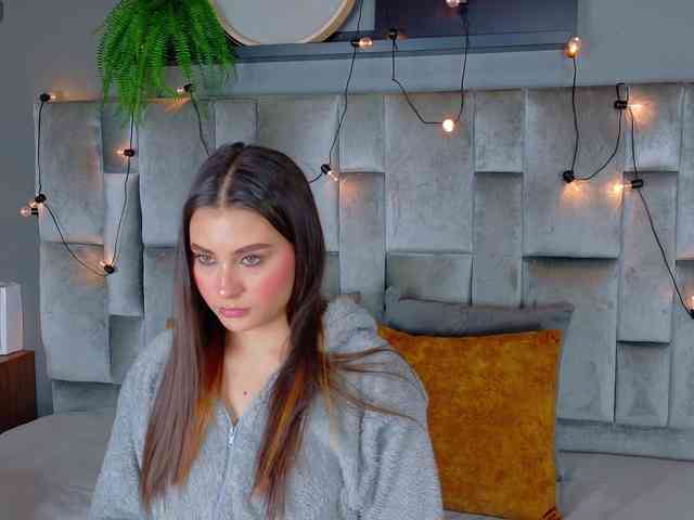 Mia-Anderson webcam