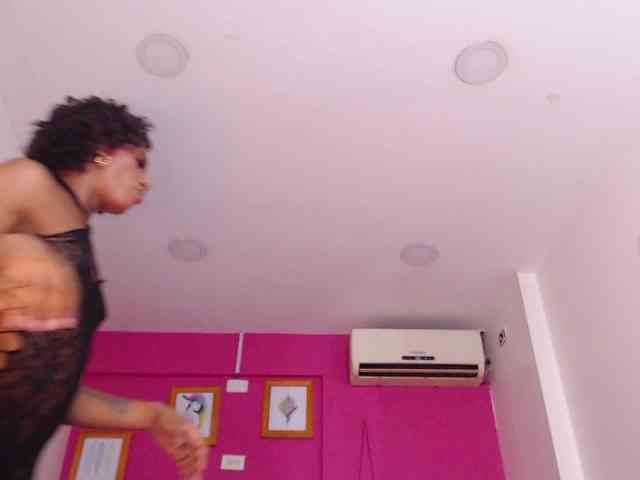 KloeDollHottt Live Webcam on BongaCams