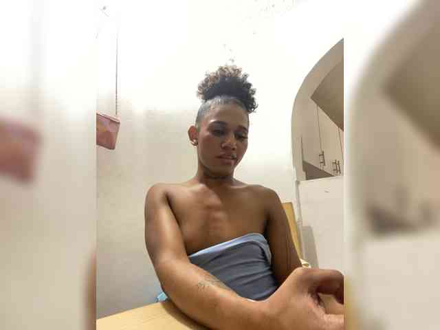 KloeDollHottt Live Webcam on BongaCams